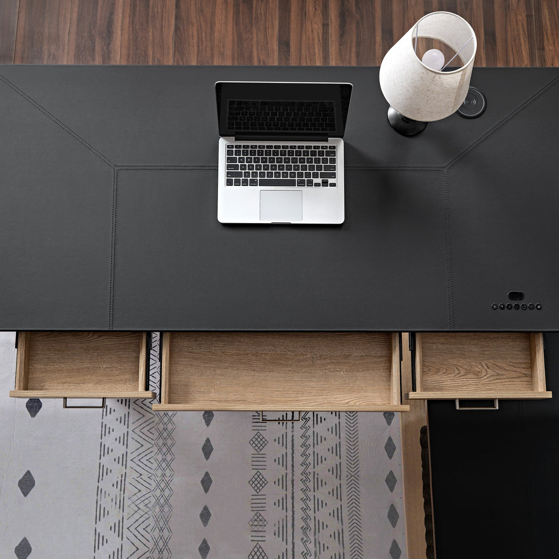 The Graduation Gift Guide: First Office Essentials for New Grads