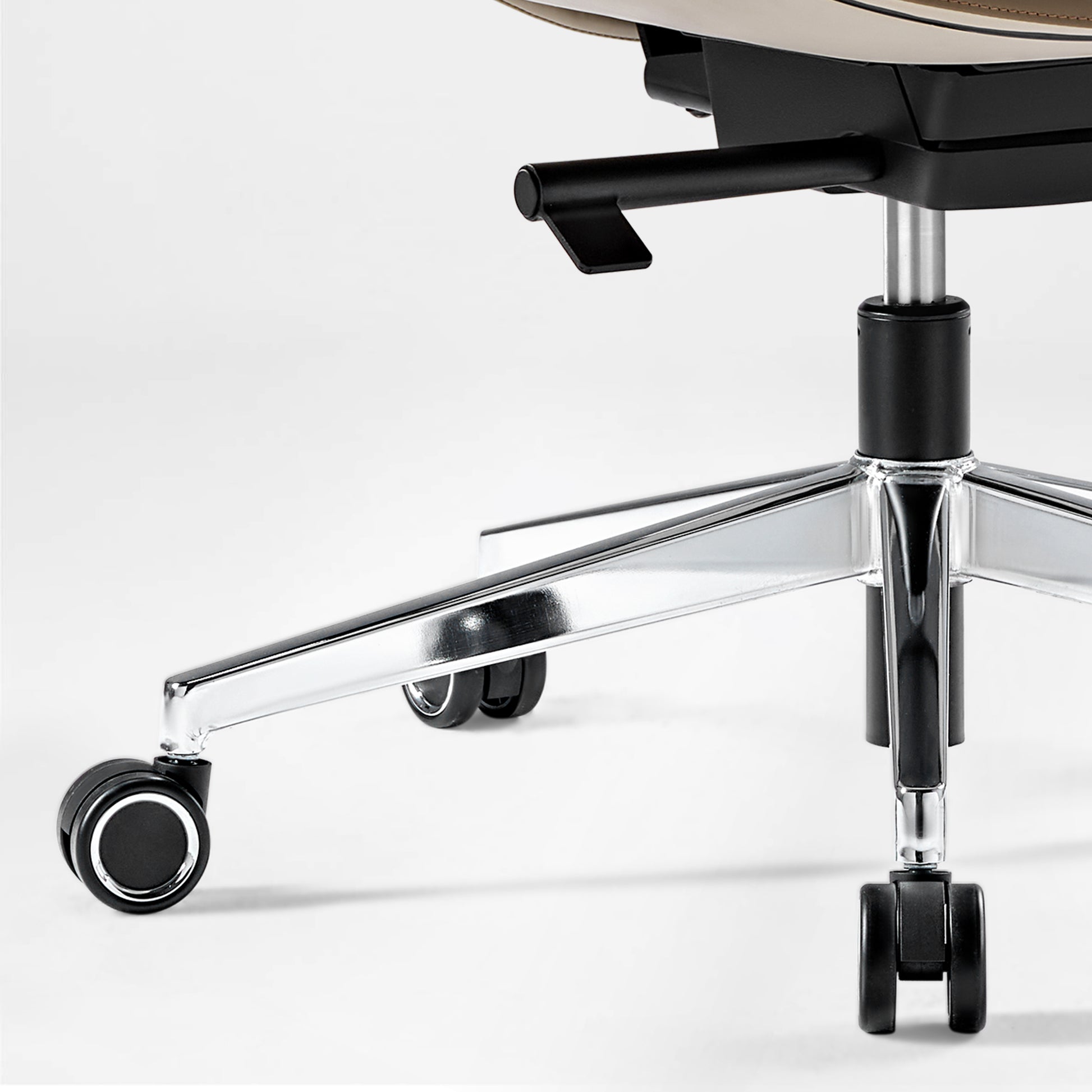 Serene Alto Executive Office Chair Silicone Leather and High Quality Casters