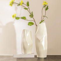 HD-07 Handcrafted Cream-Colored Vases With Yellow Flowers, Creating an Artistic Atmosphere.