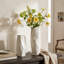 HD-07 Handcrafted Cream-Colored Vases With Yellow Flowers, Creating an Artistic Atmosphere.