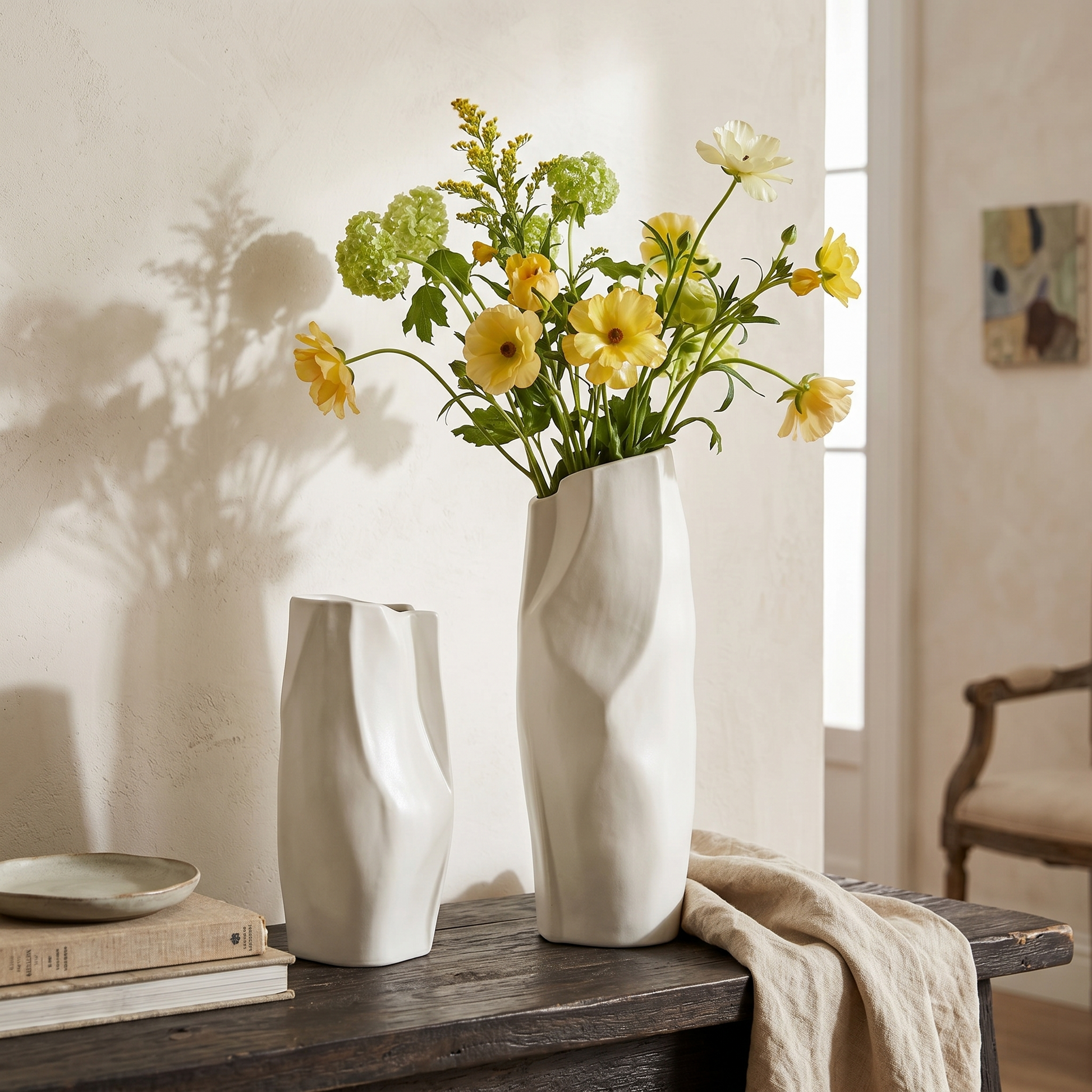 HD-07 Handcrafted Cream-Colored Vases With Yellow Flowers, Creating an Artistic Atmosphere.