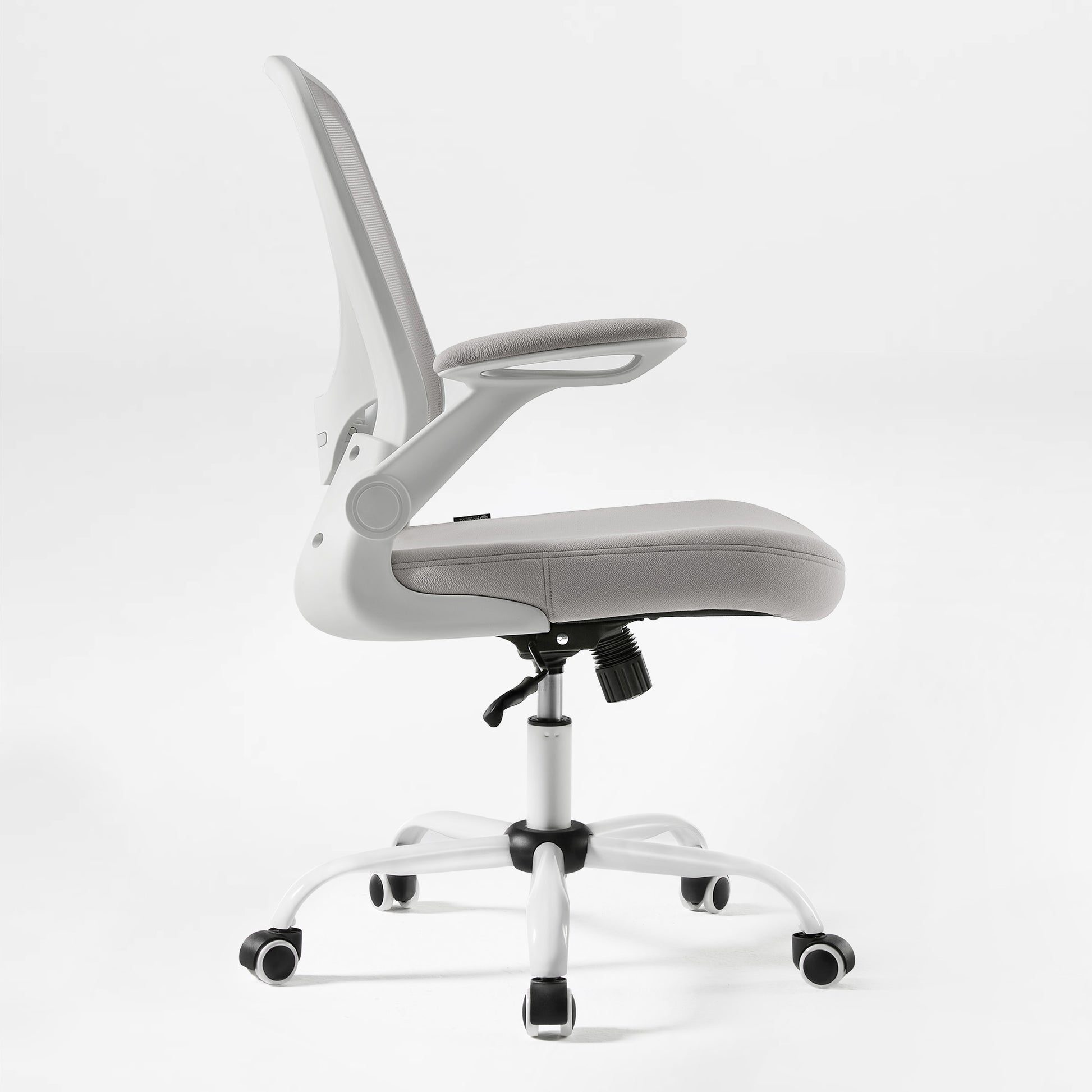Onyx Ergonomic Office Chair With White Frame, Gray Seat, and Mesh Back, Offering Ergonomic Support.
