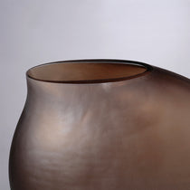 HD-01 Vase in Brown With Matte Finish, a Stylish Accent for Home Decor.