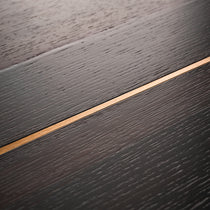 Ark Sws Pro Executive Desk Dark Brown Wood Grain Detail With Accent Line.