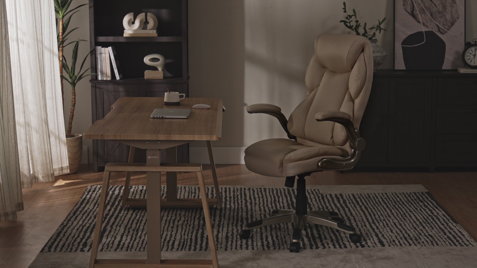 Comfy leather office chair with soft cushion | Eureka Ergonomic